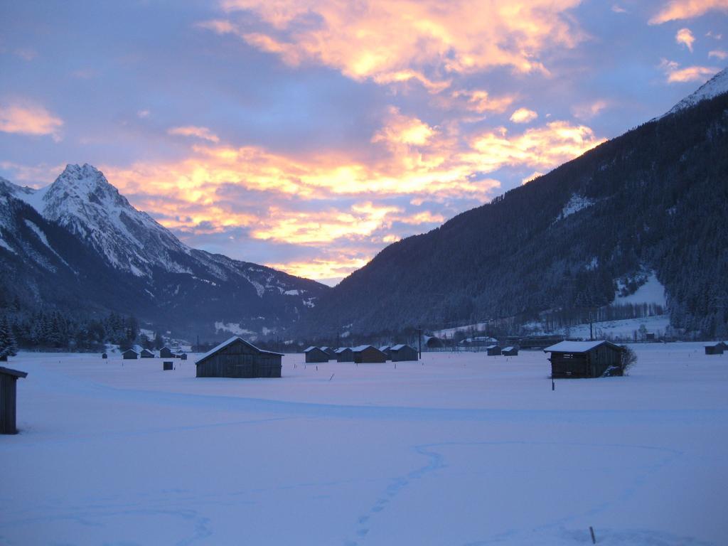 Apart Bella Monte Apartment Pettneu am Arlberg Bagian luar foto